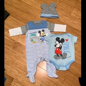 🌟 Explore & Smile Mickey Set •3/$20🌟 MUST BUNDLE